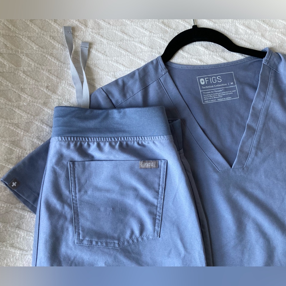 FIGS Vapor Blue Space Dye Scrub Set (Zamora Joggers + Casma) - Picture 4 of 7